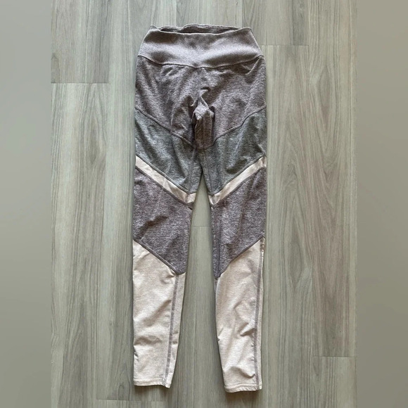 ALO Yoga Pants - Alo soft color‎ block leggings size medium